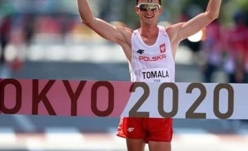 DAWID TOMALA - "Rzutem na taśmę" 