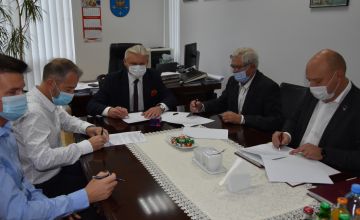 Kolejne drogi powiatowe z nowymi chodnikami!