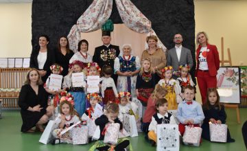 Było gwarno, wesoło i kolorowo...