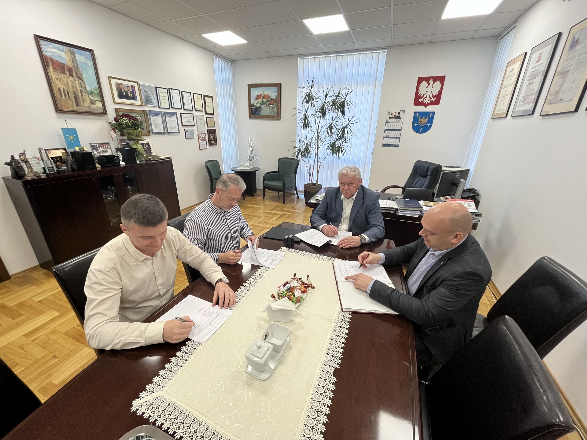 Podpisanie umowy na wykonanie dokumentacji projektowej rozbudowy ul. Wolskiej 