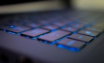 Nowoczesny sprzęt komputerowy dla szkół ponadpodstawowych powiatu bieruńsko-lędzińskiego krokiem w kierunku cyfrowej transformacji 