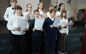 Chór szkolny z Niepublicznej Szkoły Muzycznej I st. w Bieruniu